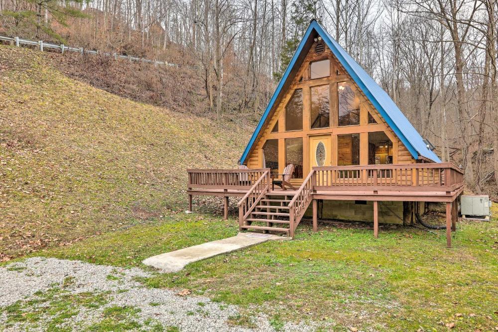 Cozy Yatesville Lake Cabin Rental in Louisa!